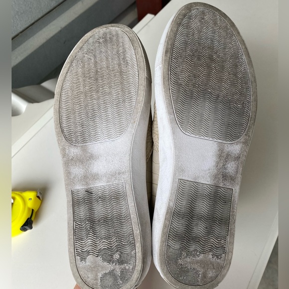 Steve Madden Cream Crocodile Pattern Slip On Sneakers Size 10 - Picture 7 of 7